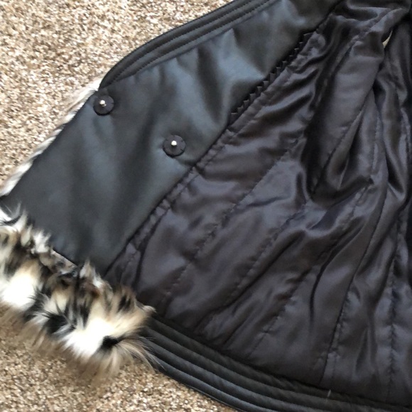 June, by June Ambrose extra large faux fur leopard print vest. - Picture 6 of 13